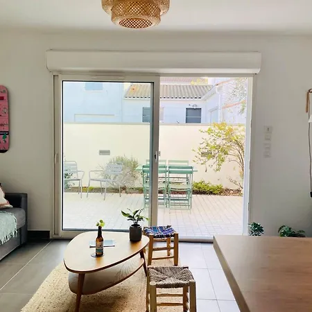 La Petite Genette アパート ラ・ロシェル